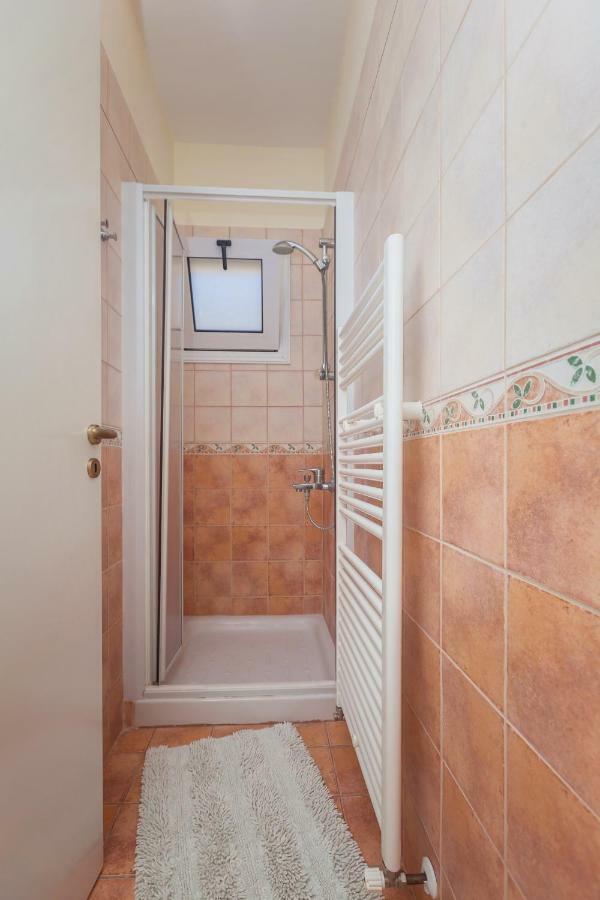 Thekla Court Apartment Polis Luaran gambar