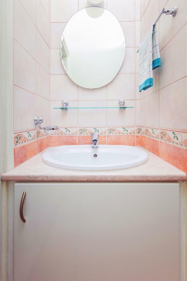 Thekla Court Apartment Polis Luaran gambar